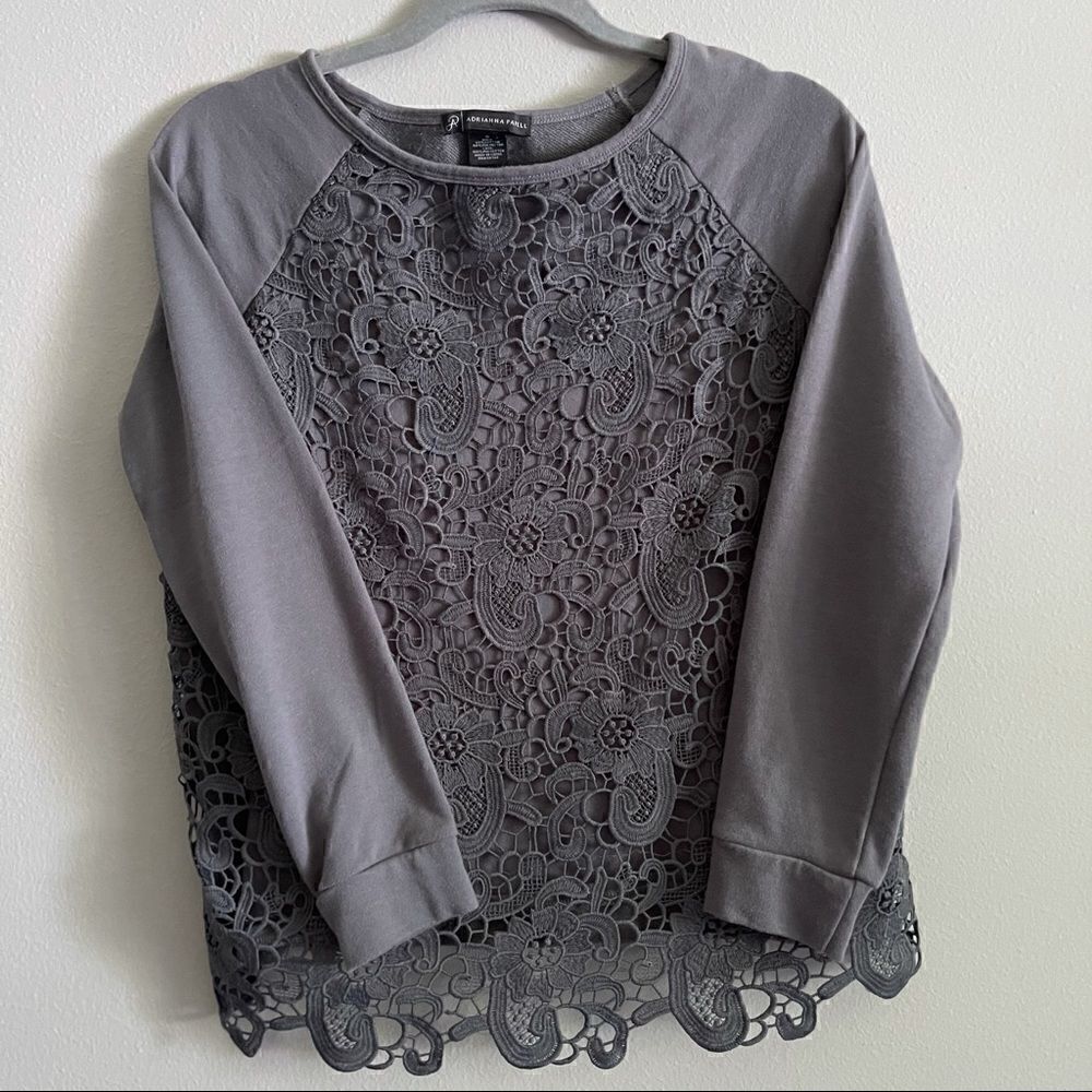 Adriana Papell sweater size small